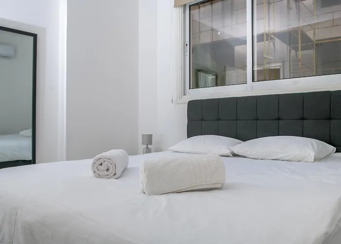 Maple Oak 102 Larnaca